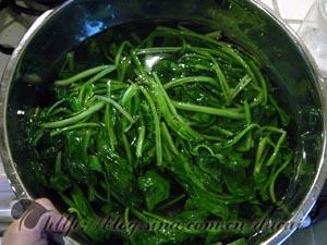 黑芝麻拌菠菜的做法(凉拌菜)